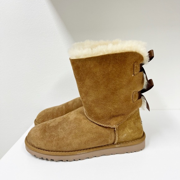 UGG Bailey Bow II Chestnut 6 Suede - Picture 4 of 8